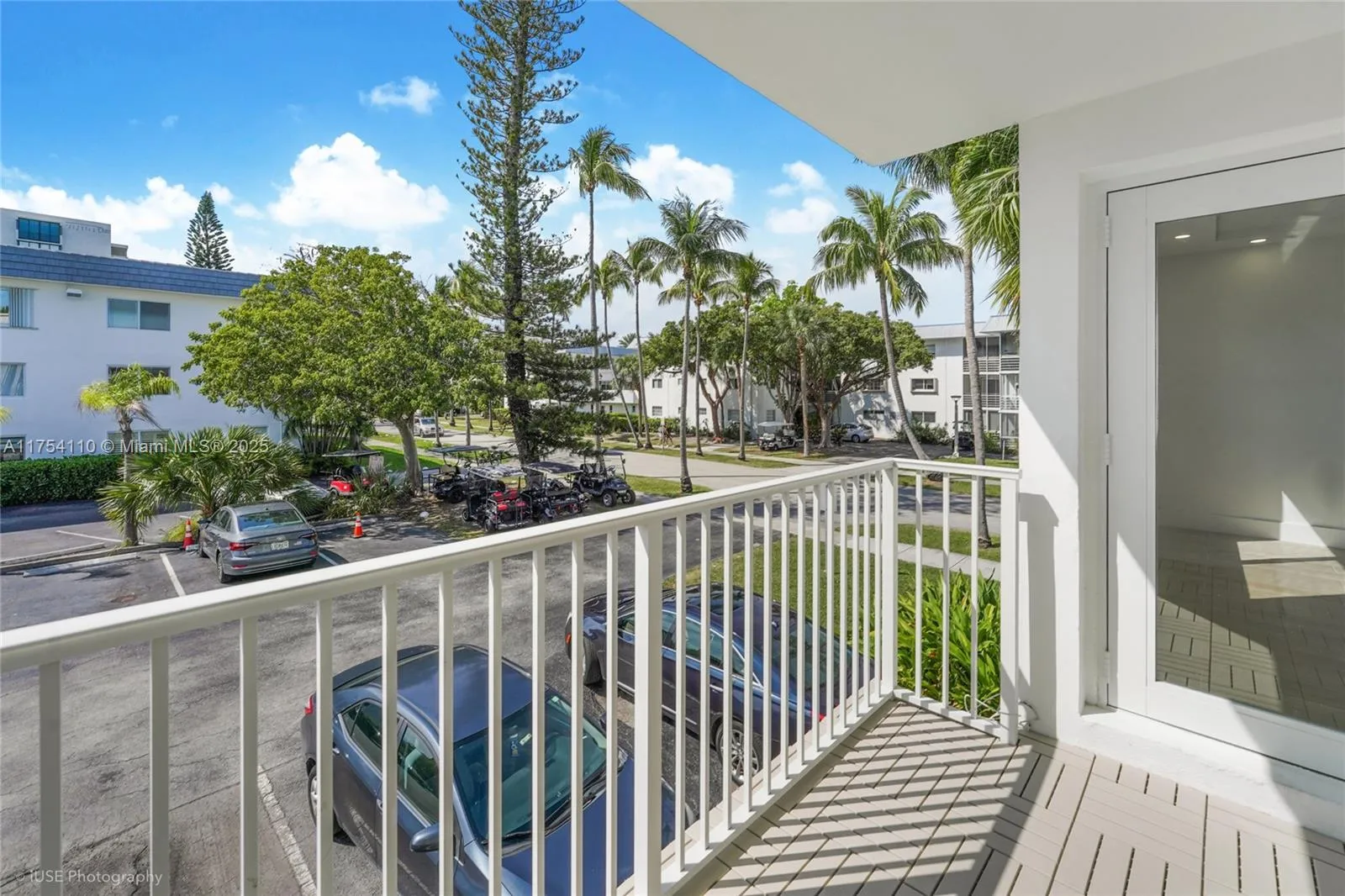 Key Biscayne, Florida 33149, United States, 1 Bedroom Bedrooms, ,2 BathroomsBathrooms,Residential,Pending,79558