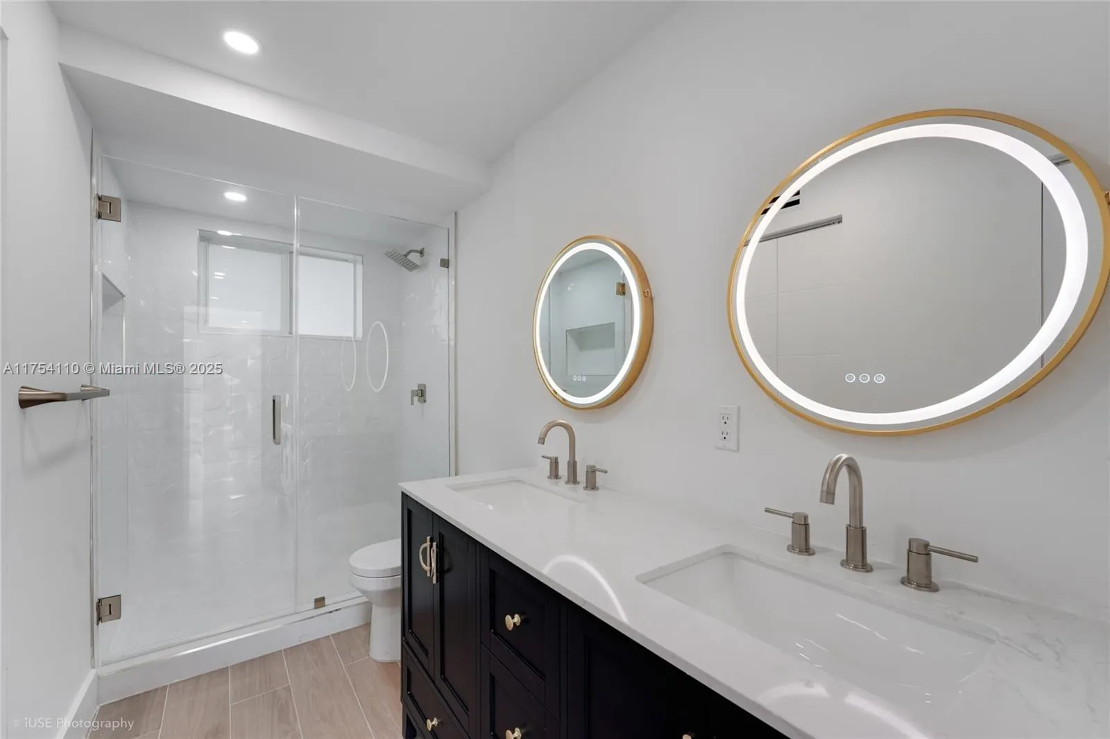 Key Biscayne, Florida 33149, United States, 1 Bedroom Bedrooms, ,2 BathroomsBathrooms,Residential,Pending,79558