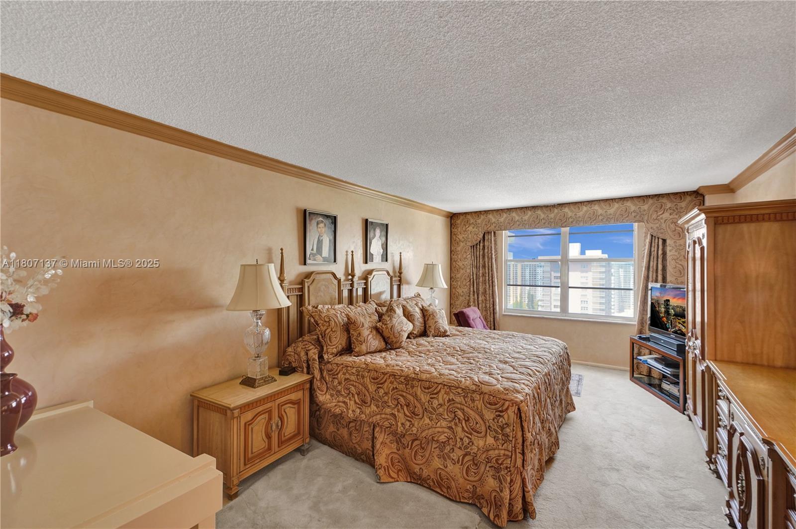 WINSTON TOWERS 400 - Residential