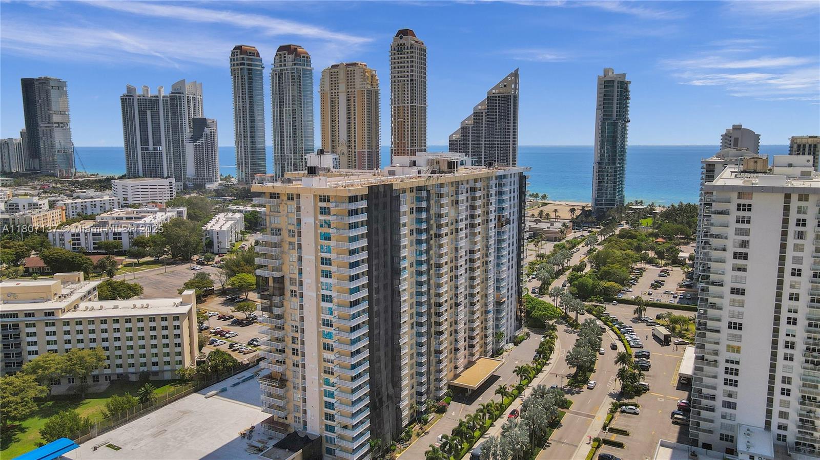 WINSTON TOWERS 400 - Residential