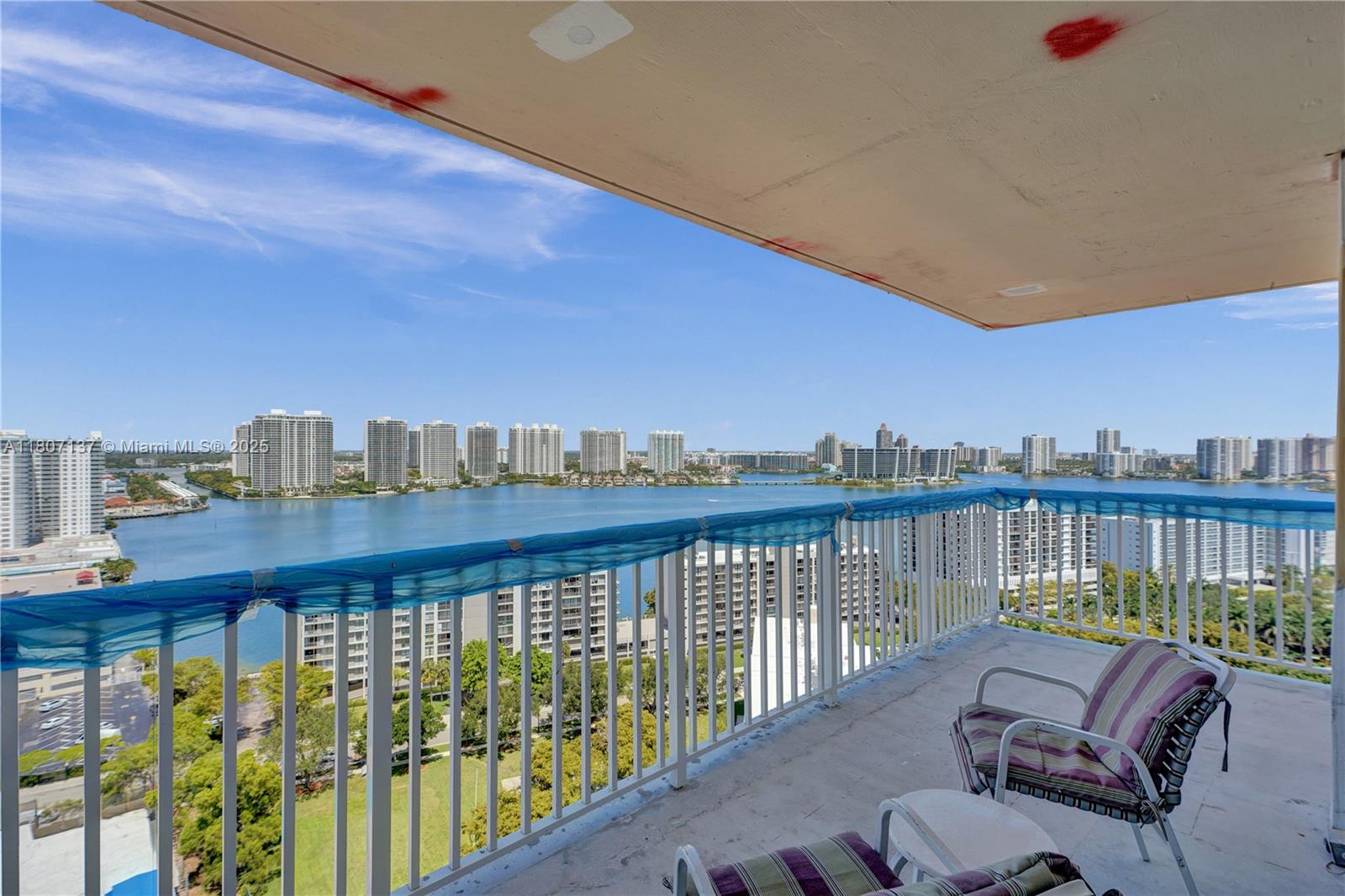 WINSTON TOWERS 400 - Residential