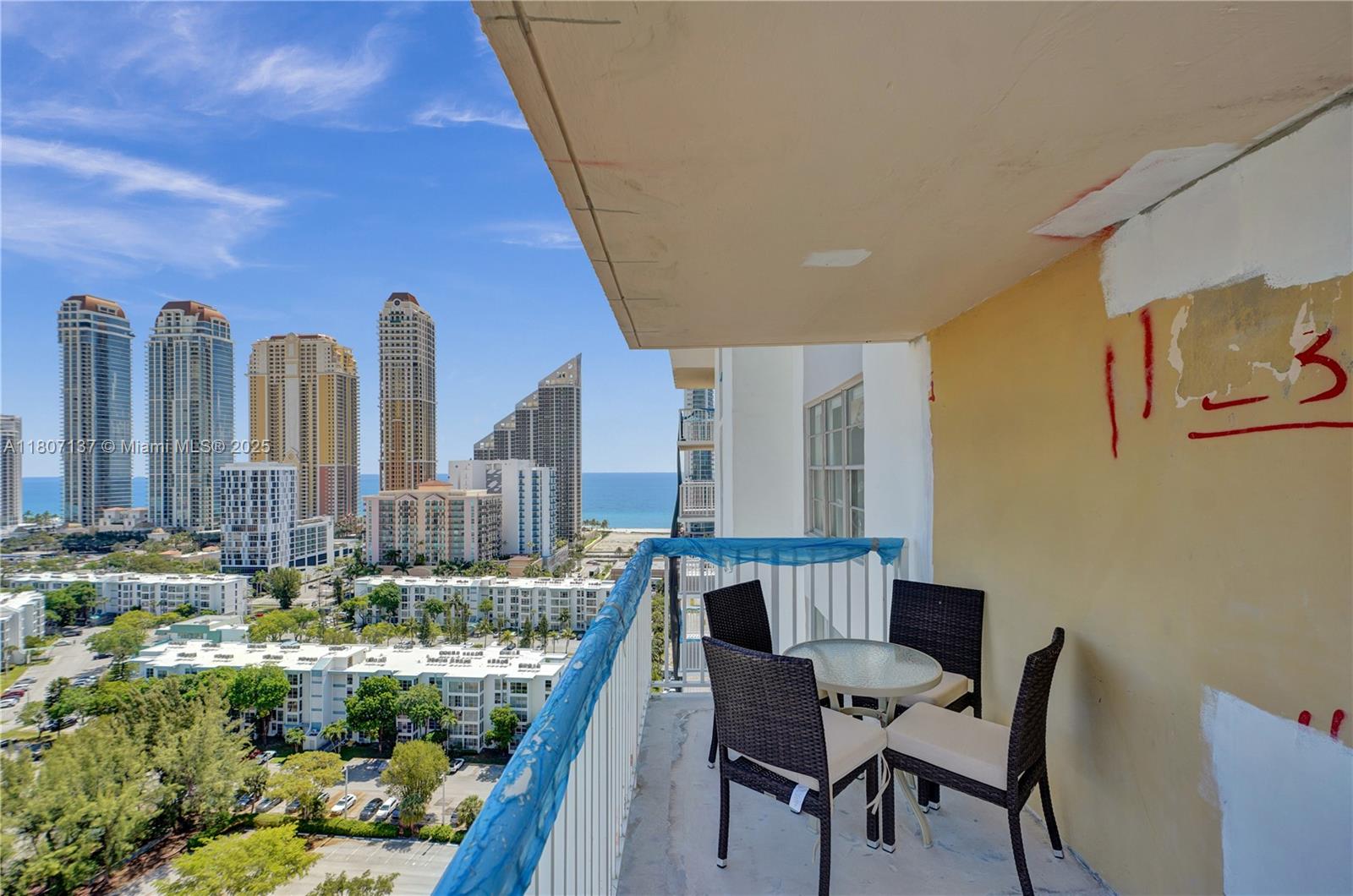 WINSTON TOWERS 400 - Residential