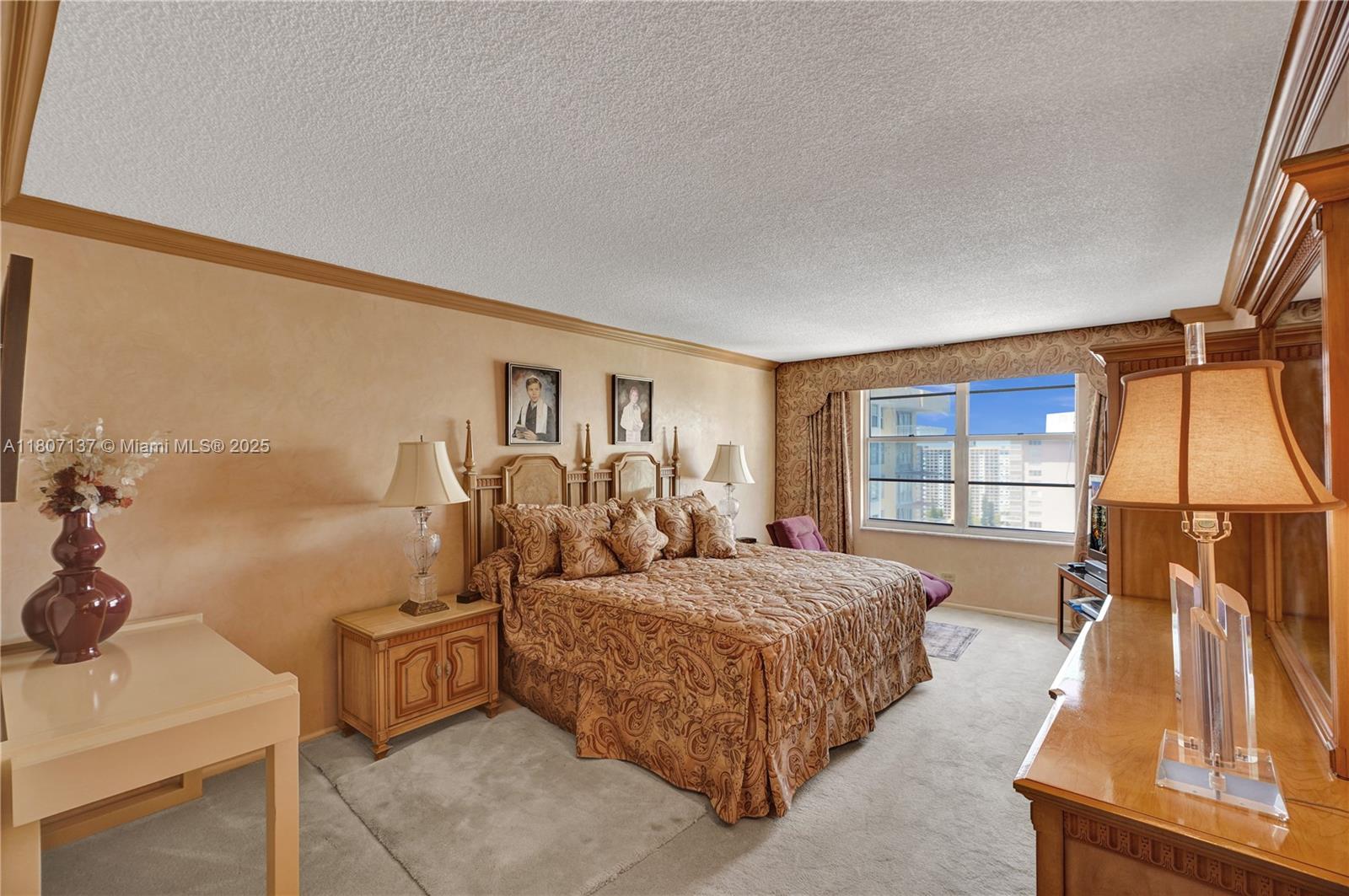 WINSTON TOWERS 400 - Residential