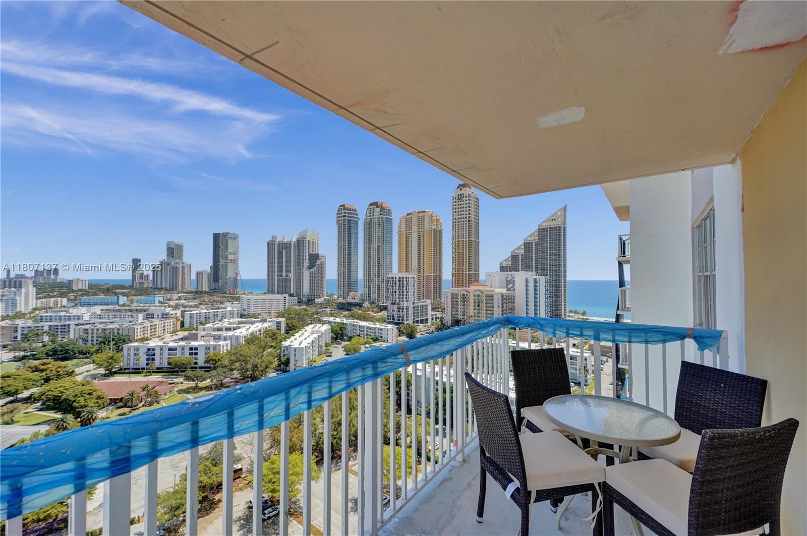 WINSTON TOWERS 400 - Residential