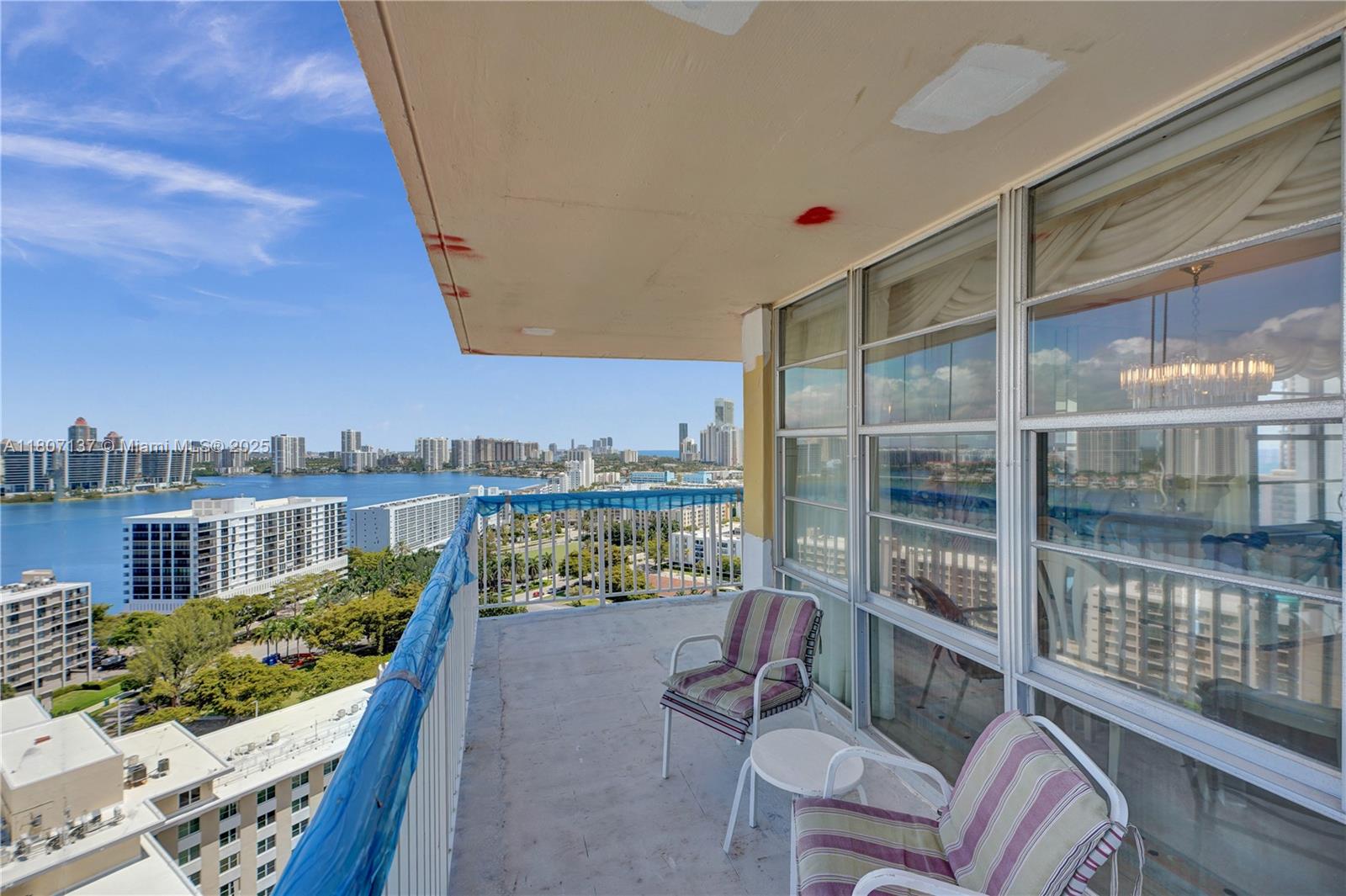 WINSTON TOWERS 400 - Residential