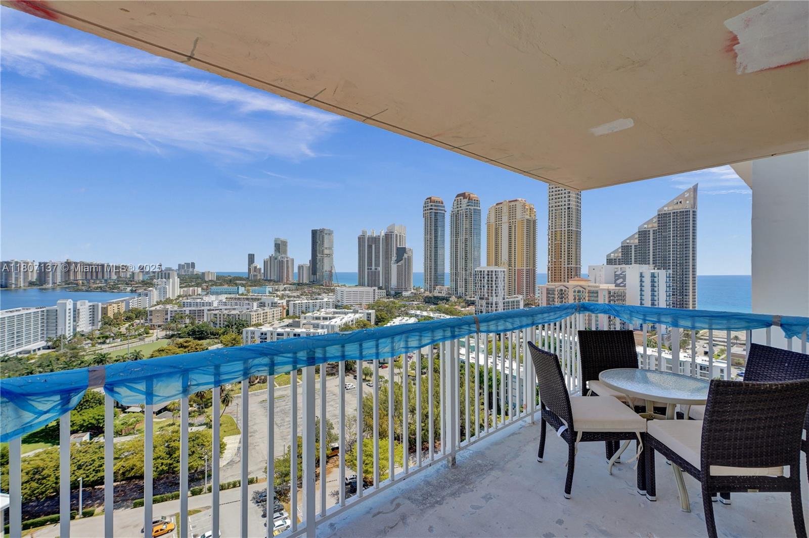WINSTON TOWERS 400 - Residential