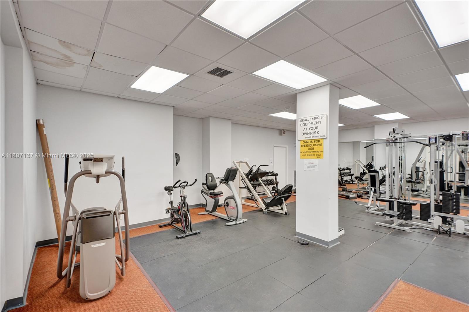 WINSTON TOWERS 400 - Residential