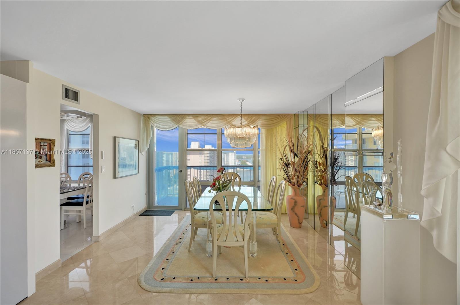 WINSTON TOWERS 400 - Residential