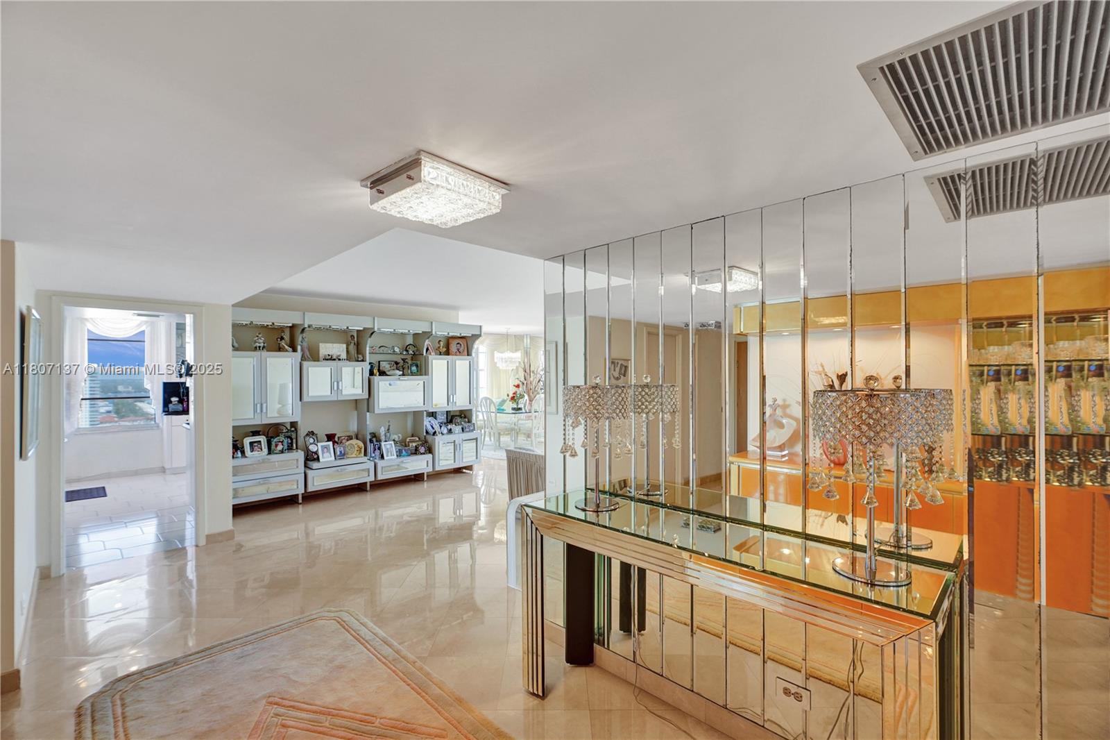 WINSTON TOWERS 400 - Residential