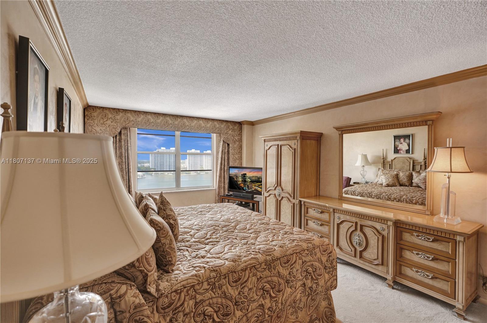 WINSTON TOWERS 400 - Residential