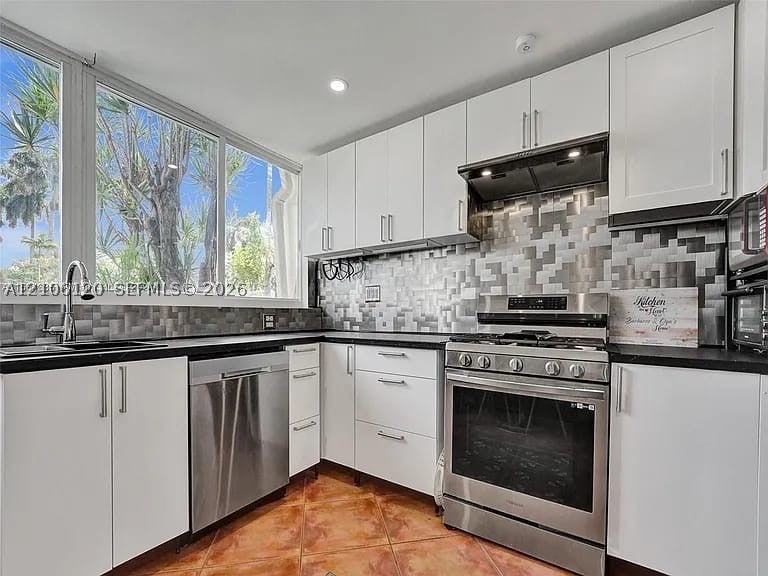 1607 Moffett St, Hollywood FL 33020