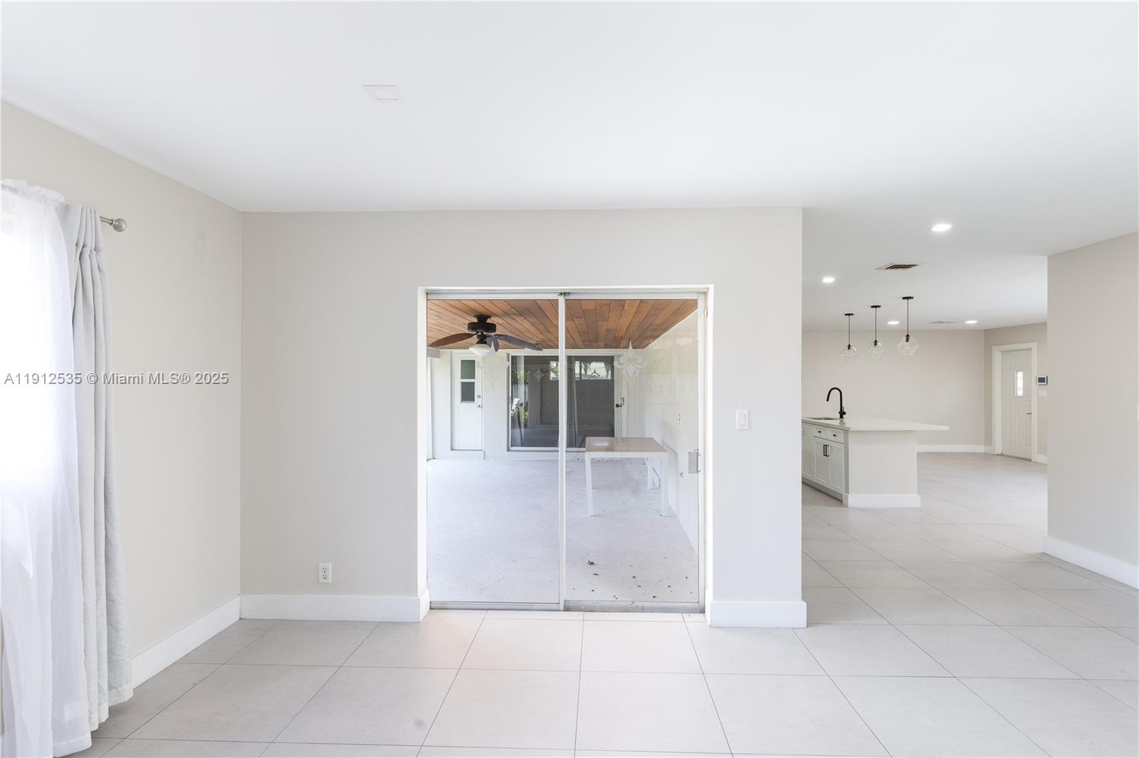 VENETIAN ISLES 3RD SEC - Residential