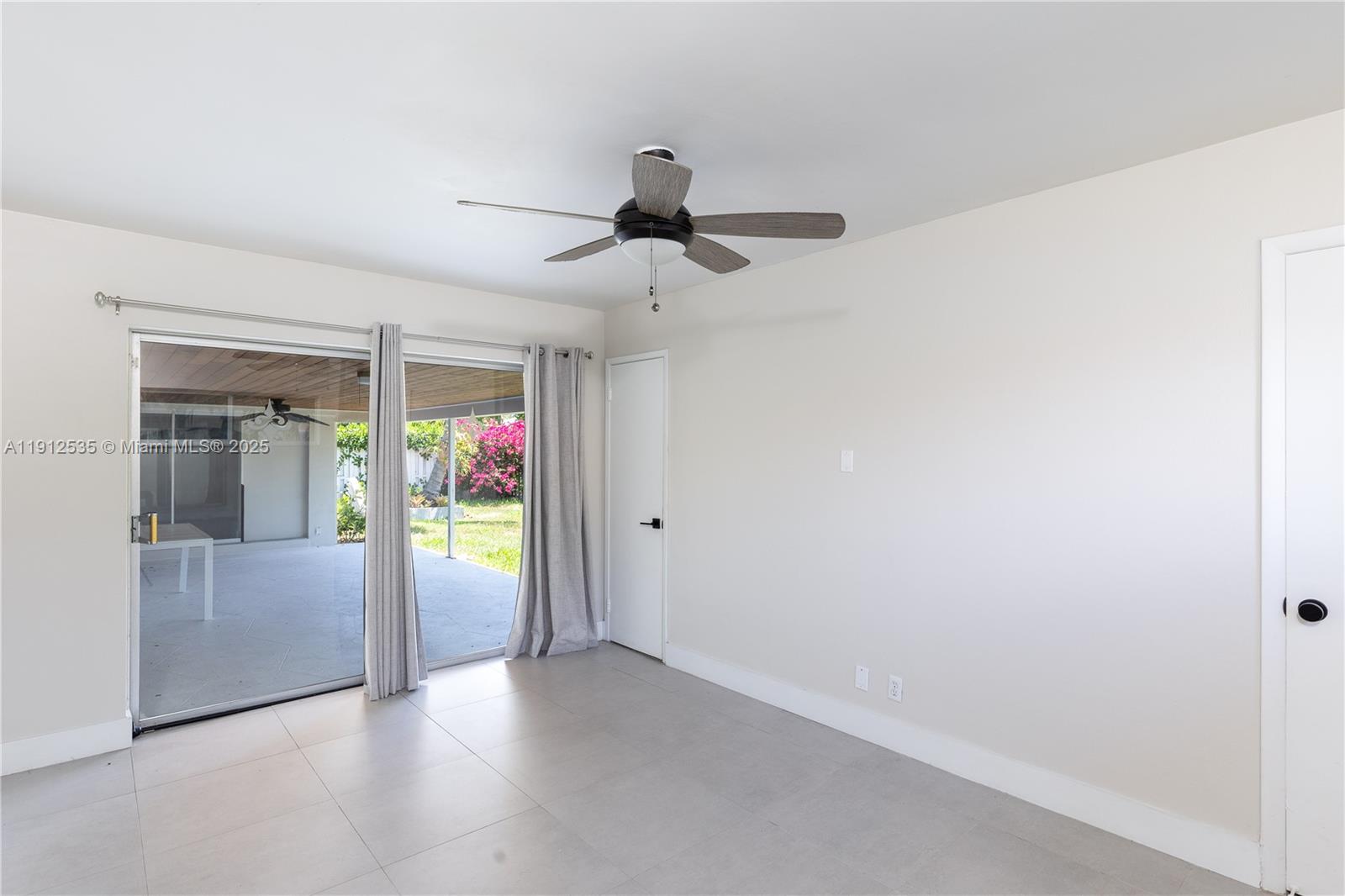 VENETIAN ISLES 3RD SEC - Residential