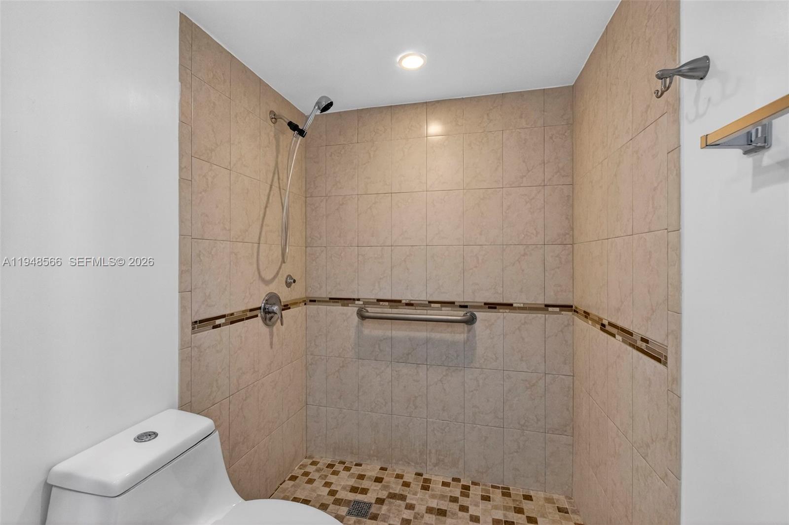 LAKEWOOD VILLAGE - Residential