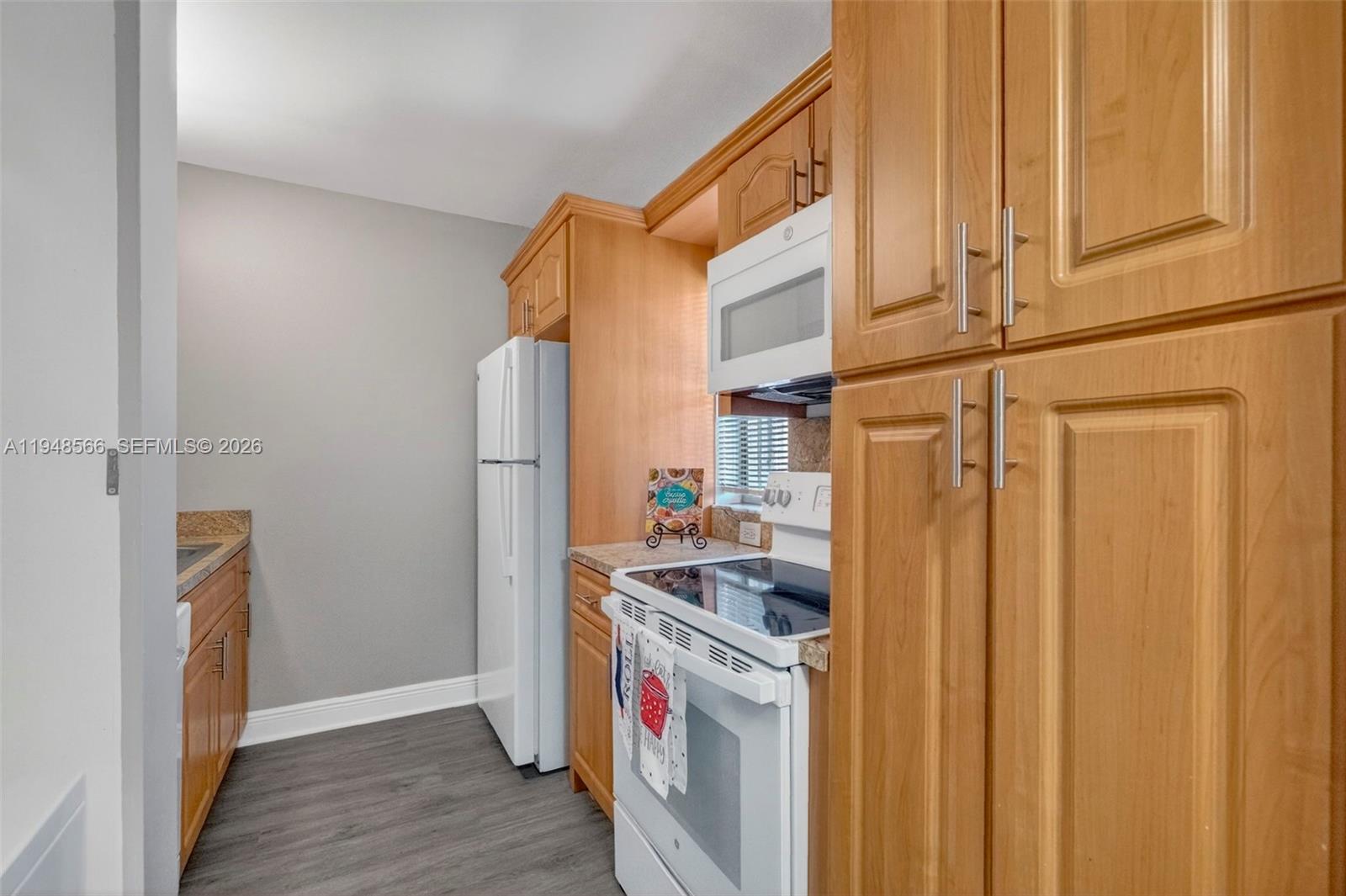 LAKEWOOD VILLAGE - Residential