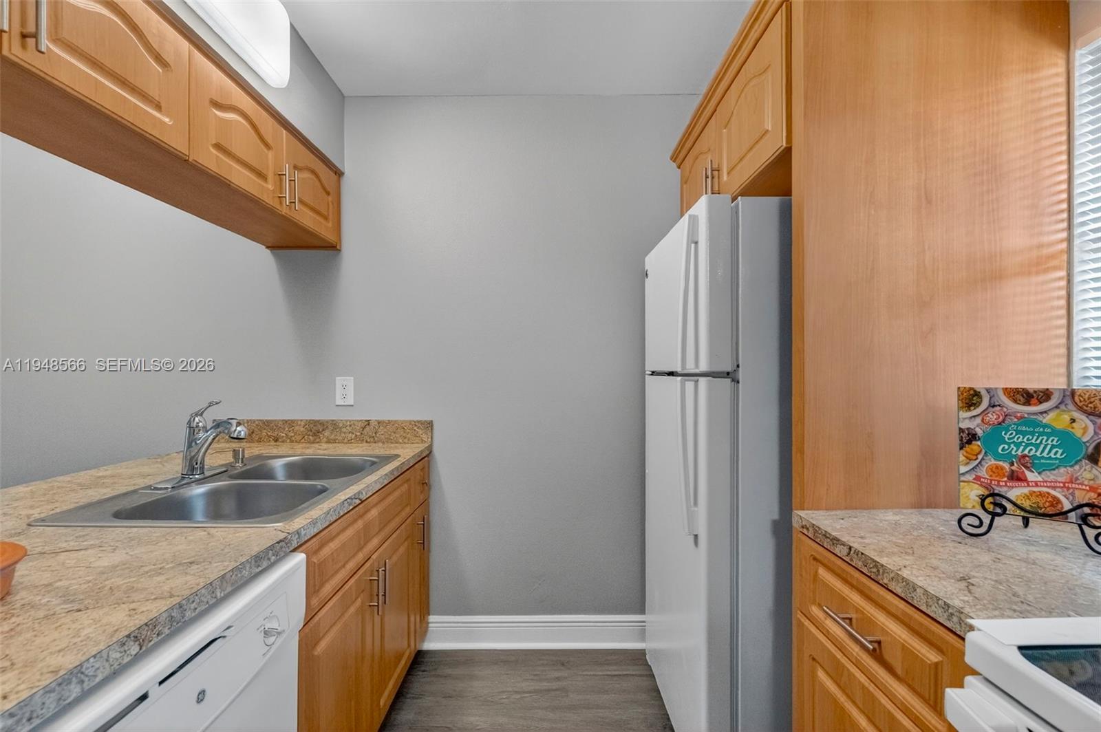 LAKEWOOD VILLAGE - Residential