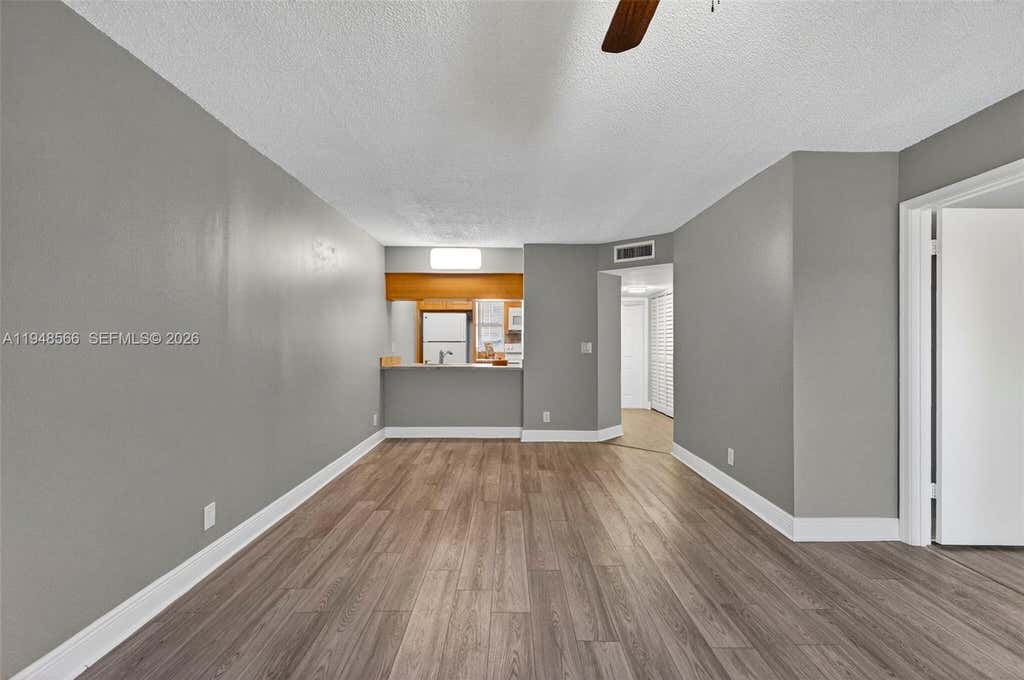 Photo of 908 Twin Lakes Dr #8-C, Coral Springs, FL 33071 (MLS # A11948566)