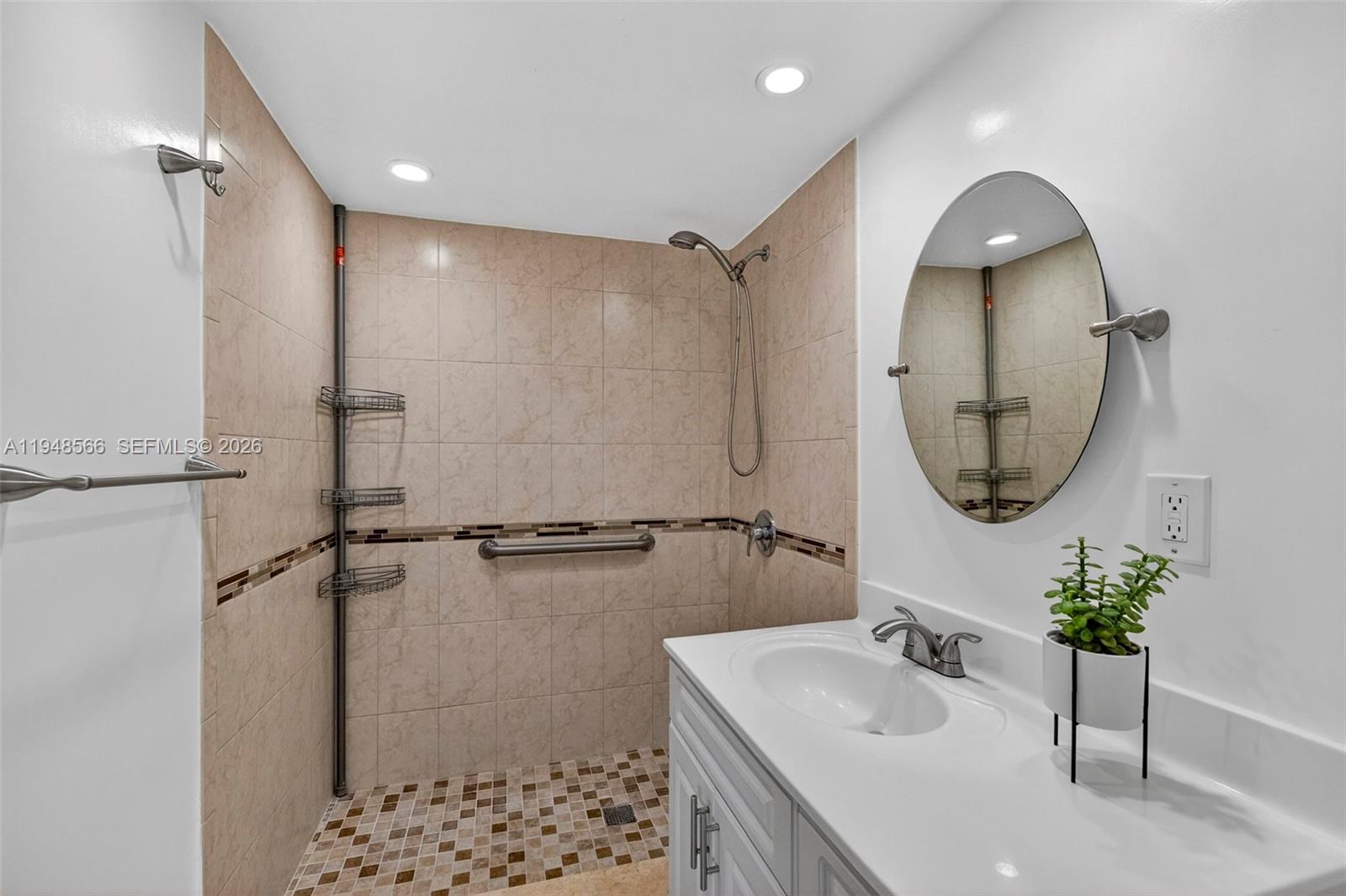 LAKEWOOD VILLAGE - Residential