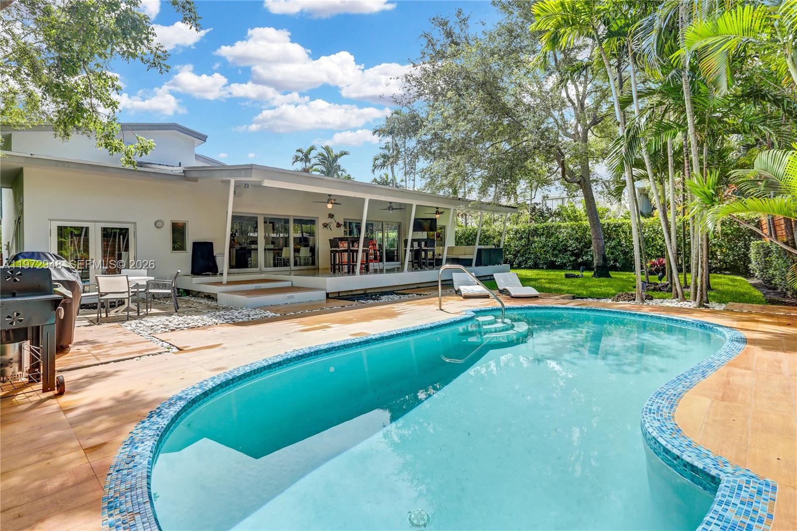 BAY HEIGHTS - Residential