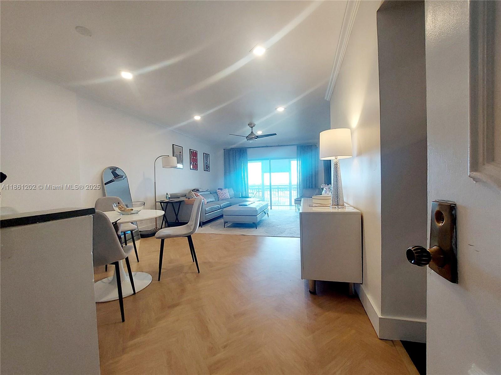 4400 Hillcrest Dr 1005A