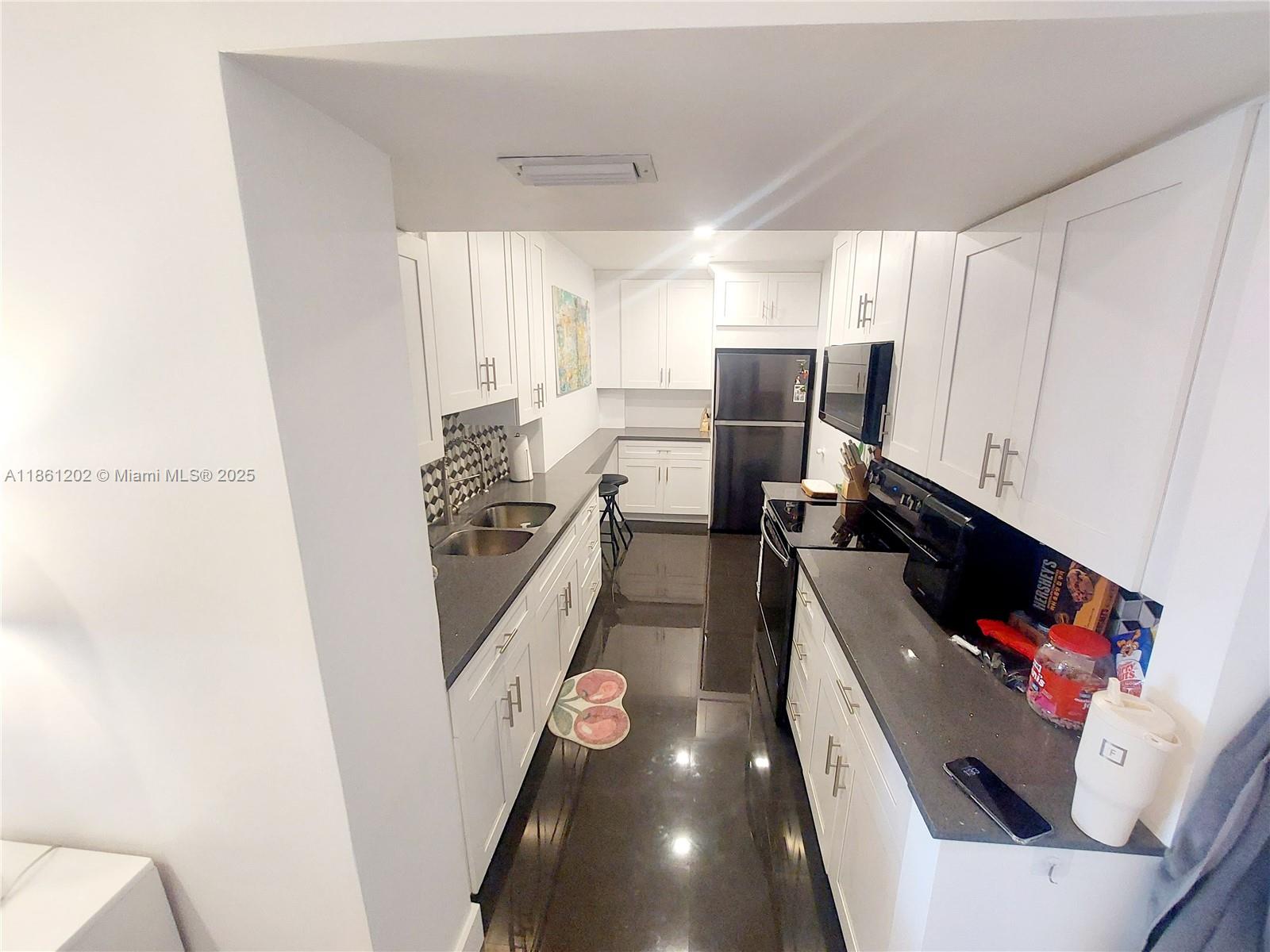 HILLCREST NO 21 CONDO - Residential