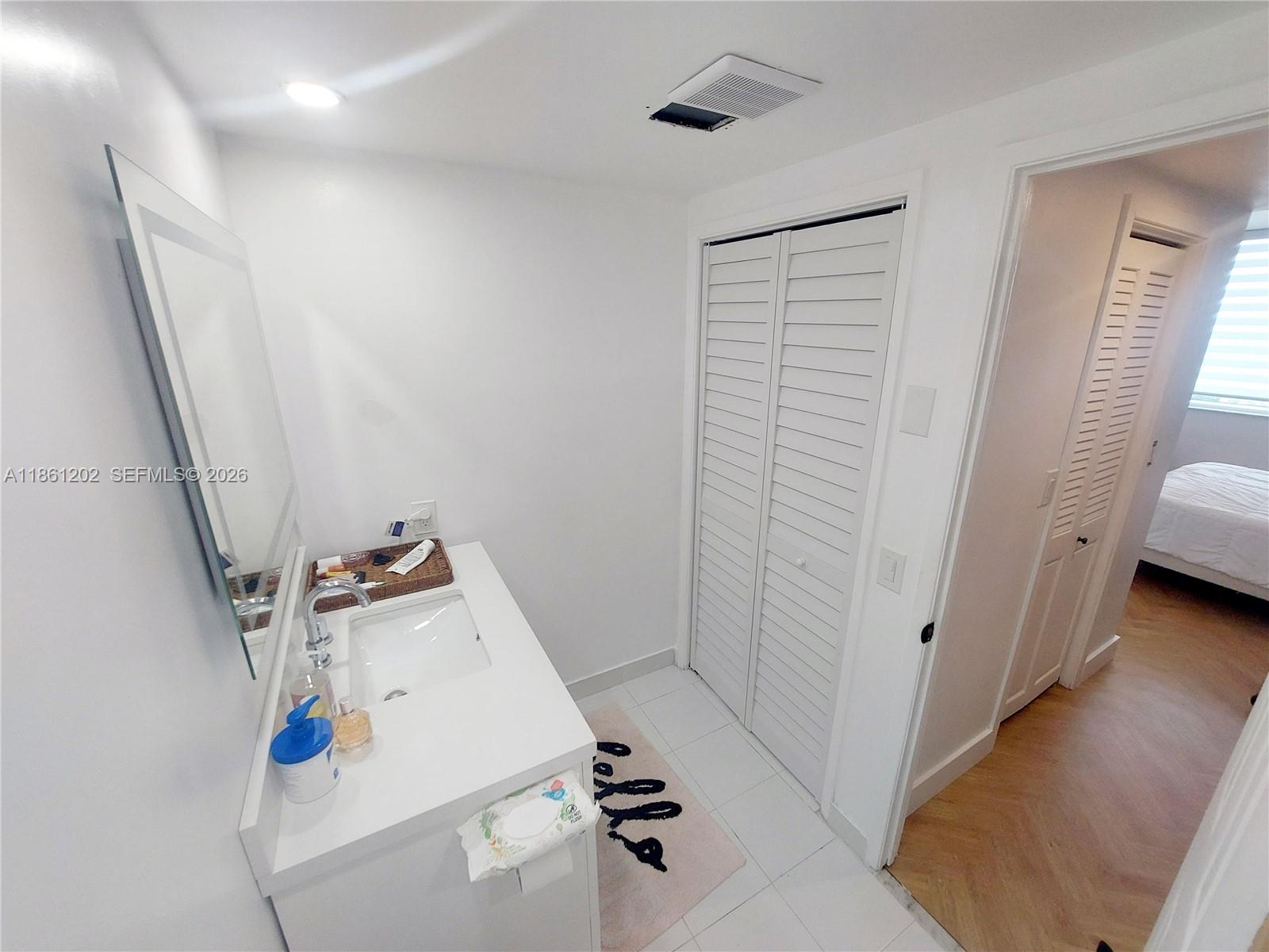 HILLCREST NO 21 CONDO - Residential