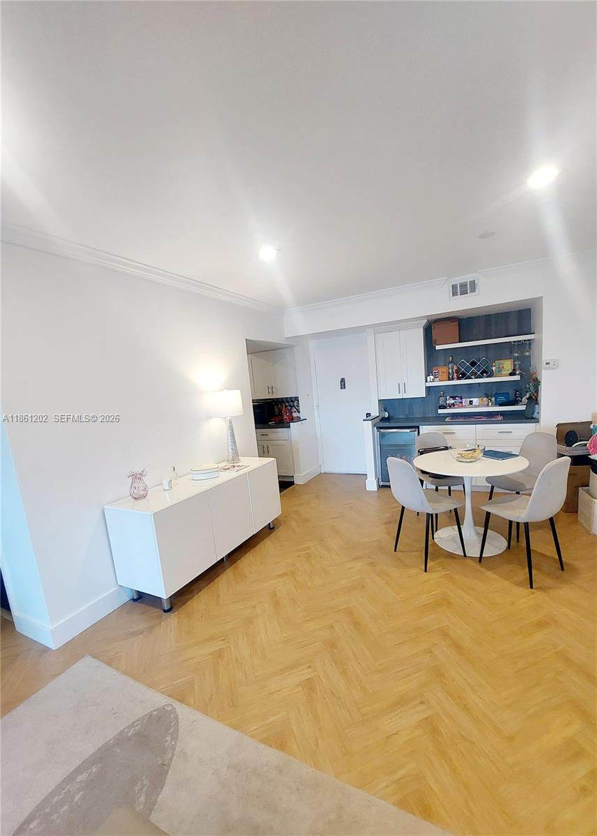 HILLCREST NO 21 CONDO - Residential