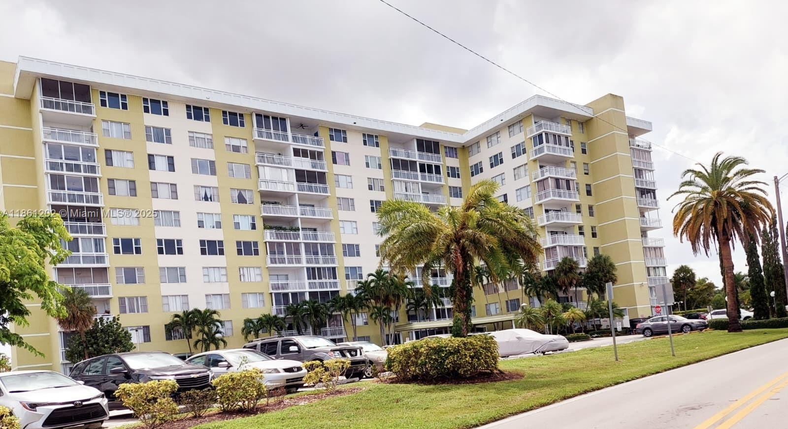 HILLCREST NO 21 CONDO - Residential