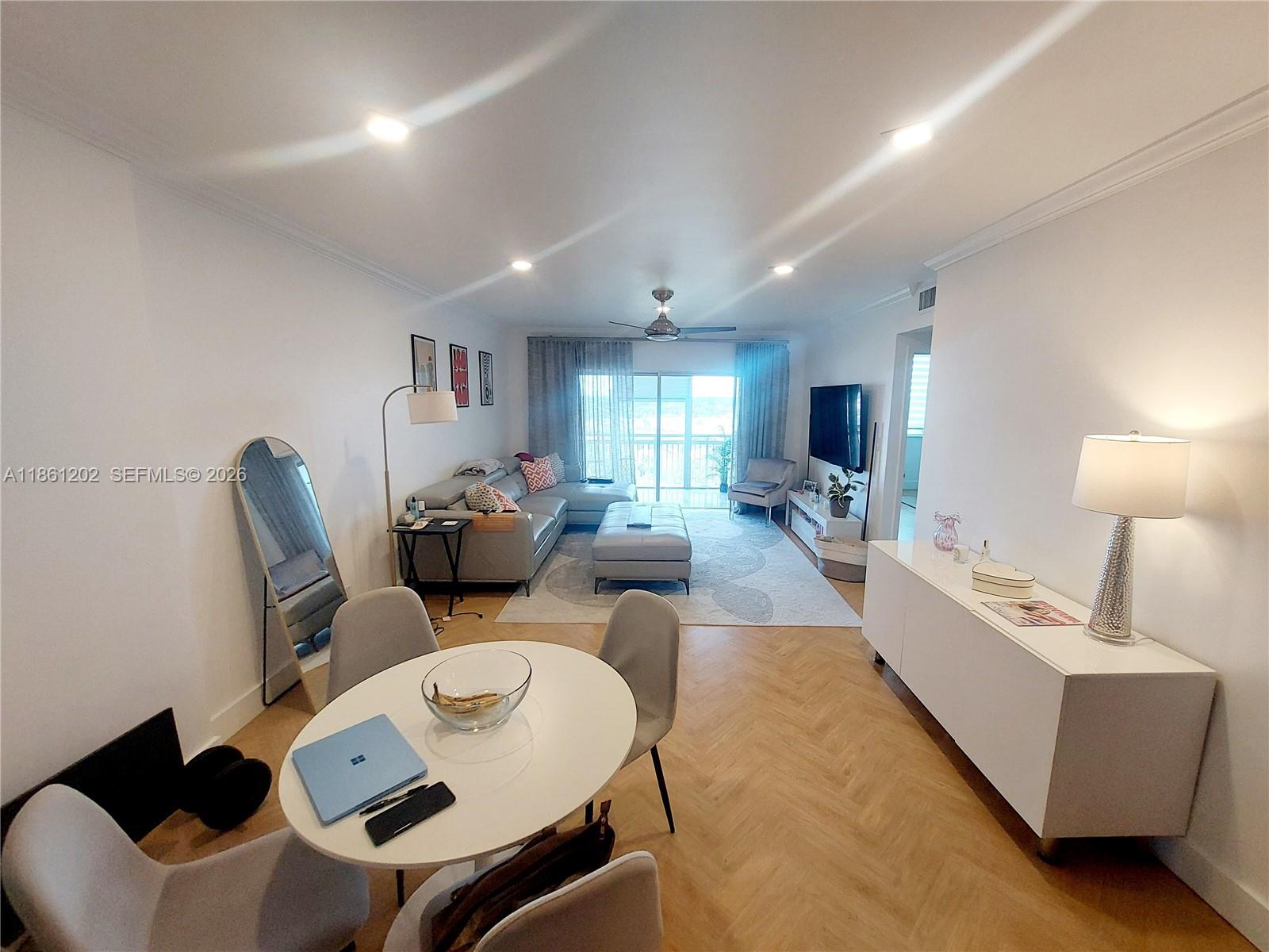 HILLCREST NO 21 CONDO - Residential