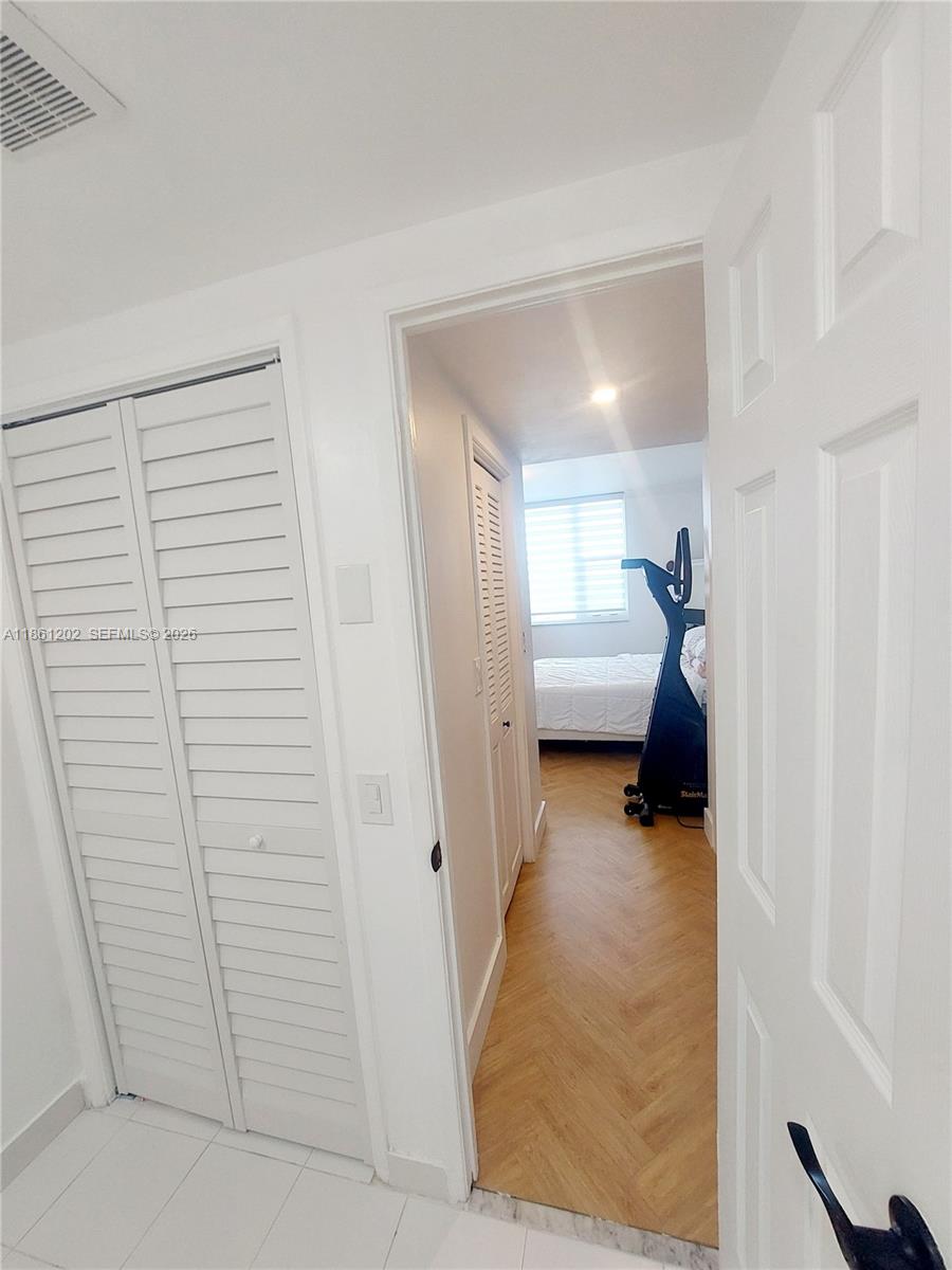 HILLCREST NO 21 CONDO - Residential