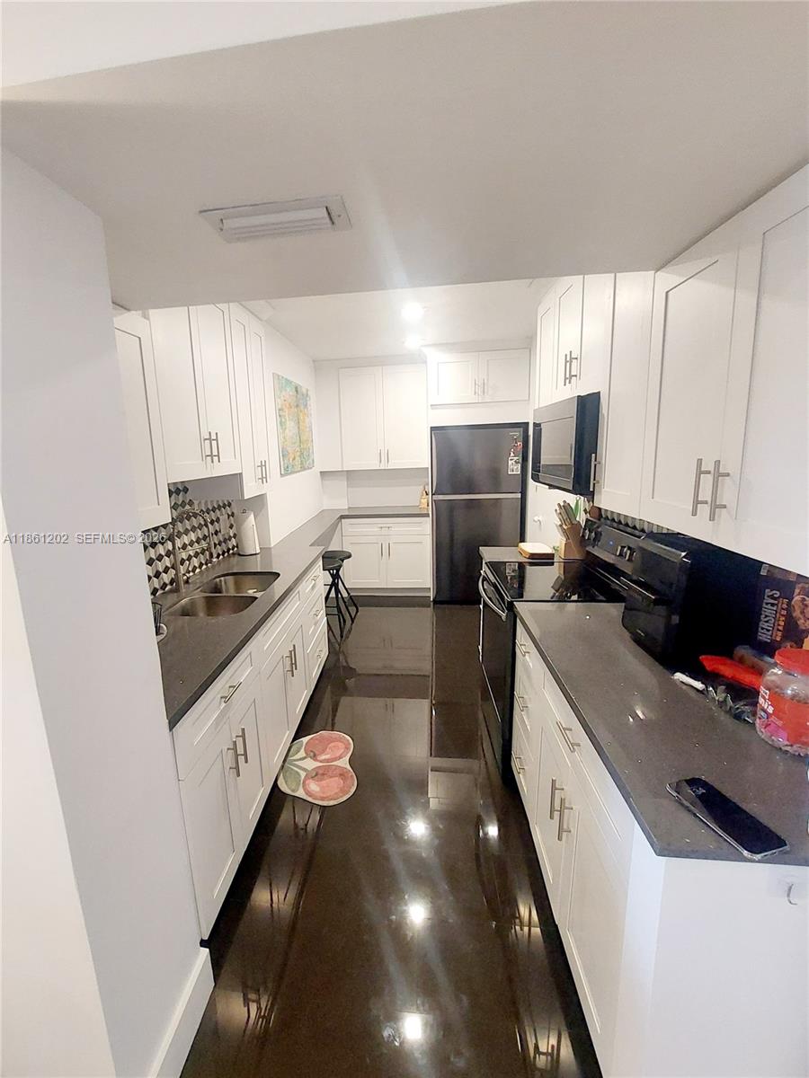 HILLCREST NO 21 CONDO - Residential