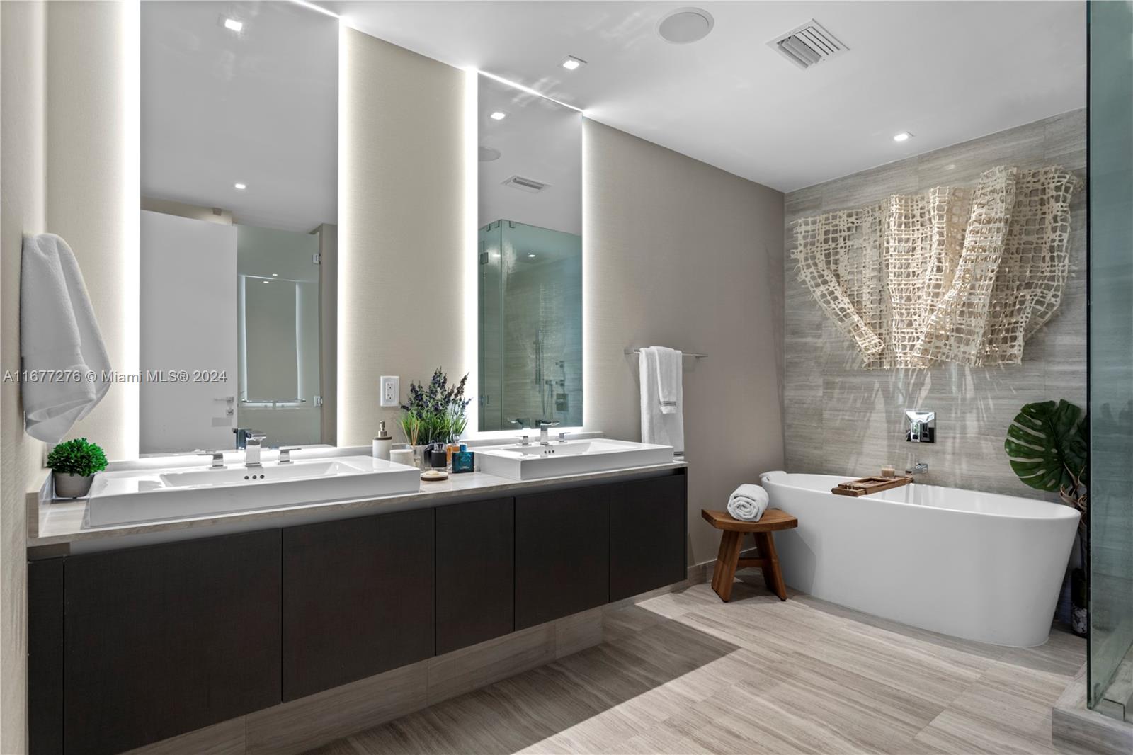 ECHO CONDO - Residential