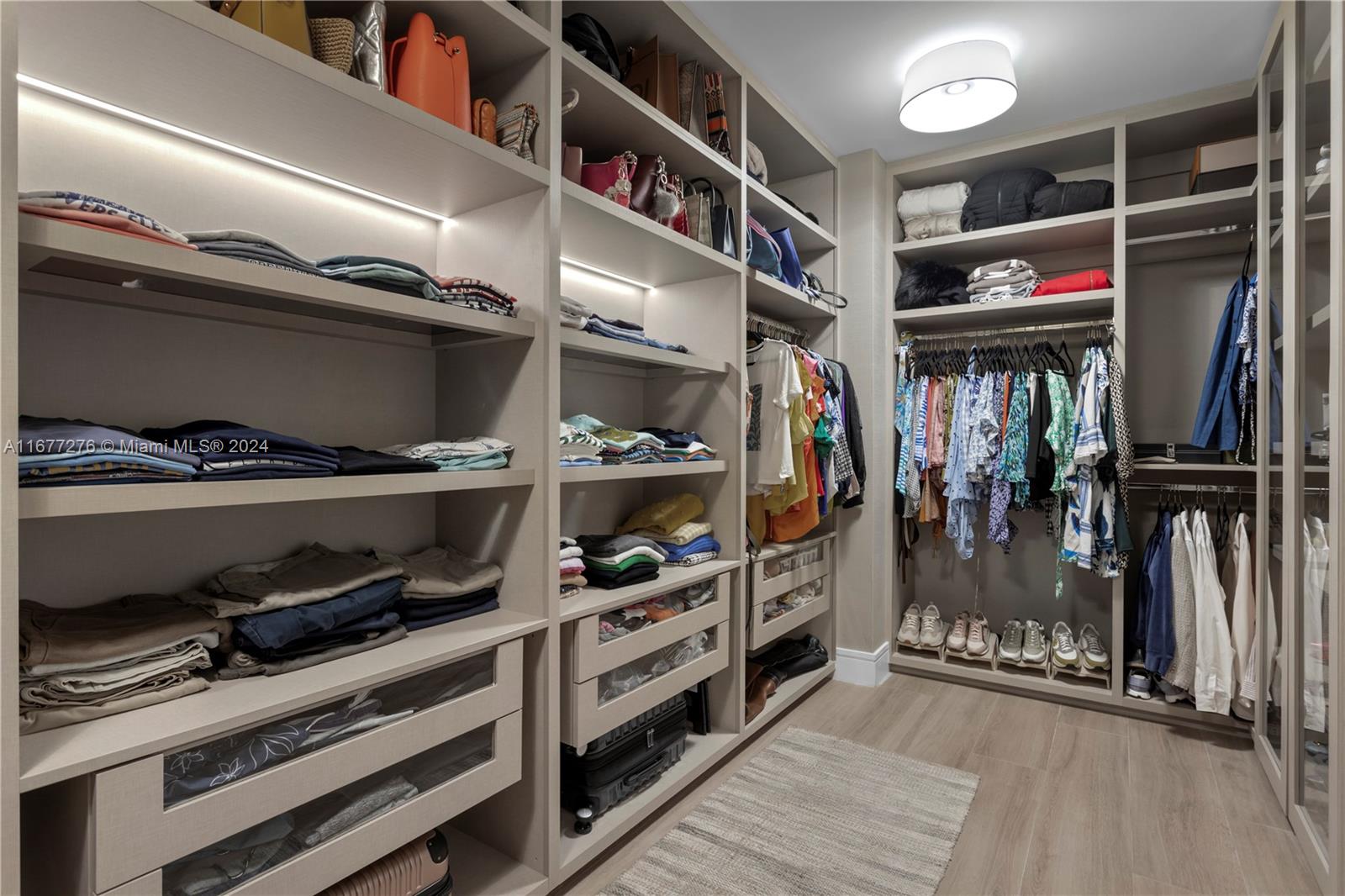 ECHO CONDO - Residential