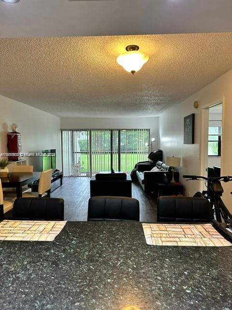 BUILDING NINE OF RACQUET - Residential