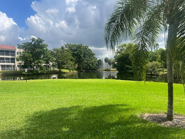 BUILDING NINE OF RACQUET - Residential