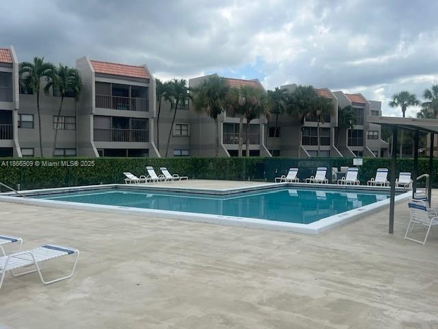 BUILDING NINE OF RACQUET - Residential