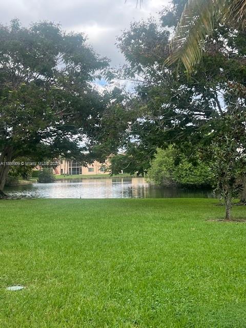 BUILDING NINE OF RACQUET - Residential