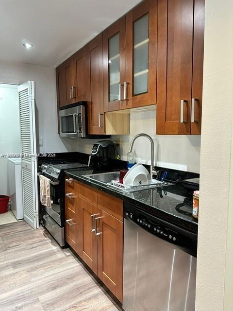 COMFORTABLE AND BEAUTIFUL PROPERTY 2 BED & 2 BATH LOCATED IN THE MOST BEAUTIFUL CITY OF SOUTH FLORIDA, COMPLETE AND BEAUTIFUL CLUB HOUSE WITH LOVELY AMENITIES, SPORTS AREAS, THE PROPERTY HAS A BALCONY, THE MASTER BEDROOM HAS ACCESS TO THE BALCONY. QUICK NEGOTIATION. EXCELLENT PRICE.