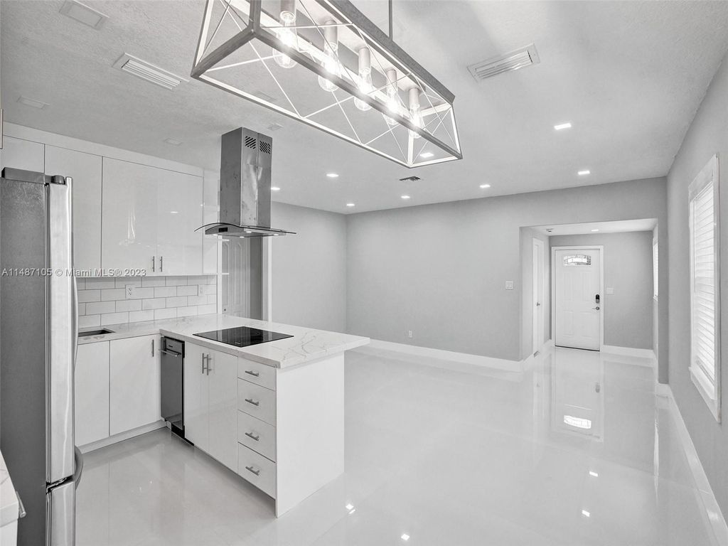 Photo of 1935 Riverside Dr, Fort Lauderdale, FL 33312 (MLS # A11487105)