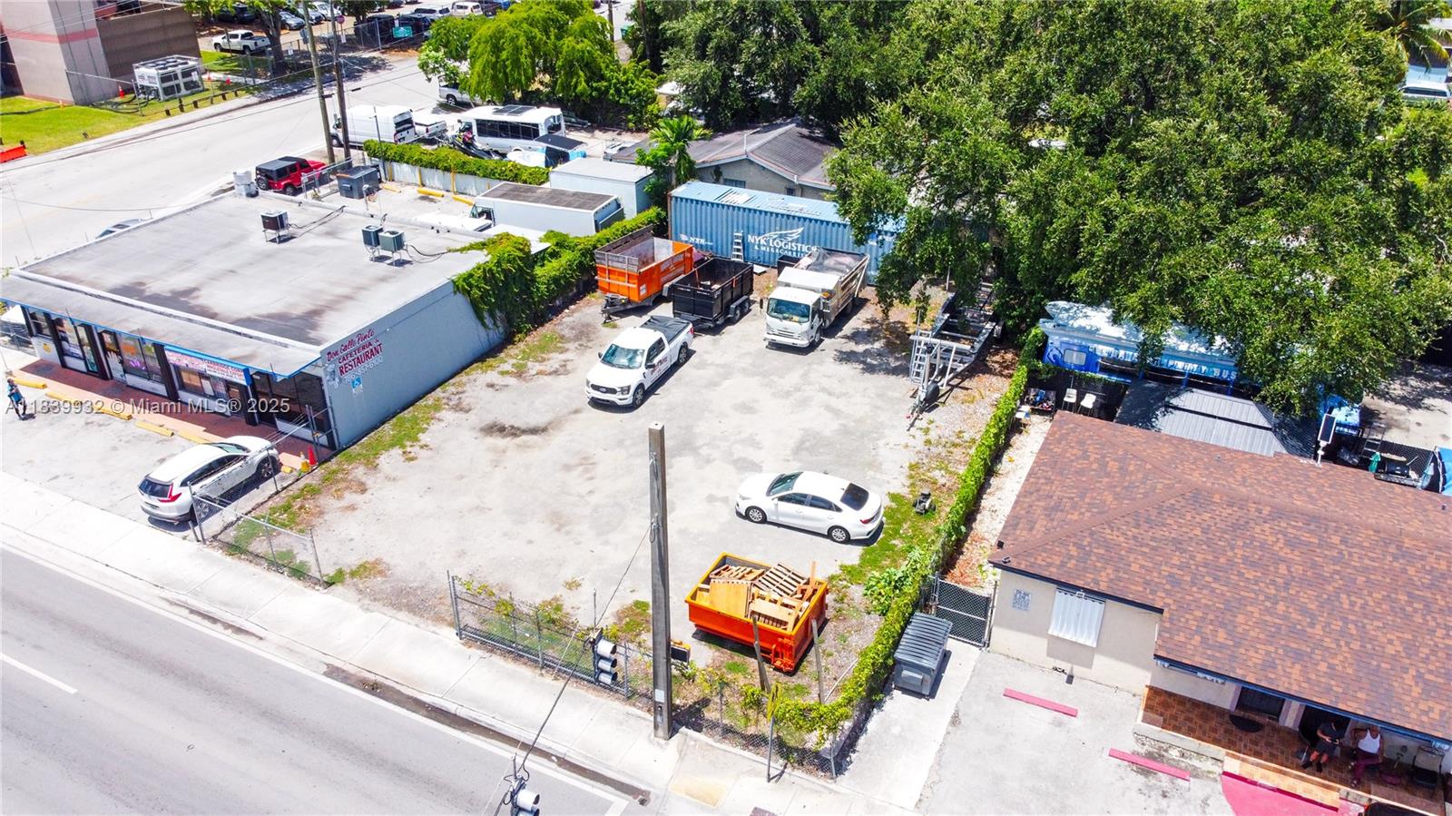 Unique Opportunity to acquire a 6,750 sf Parcel in Allapattah!
Discover an exceptional chance to acquire a 6,750 sf parcel located in the vibrant heart of Allapattah.
Prime Location: Situated on NW 32nd Ave, this site experiences over 23,000 vehicles passing daily.
Mixed-Use :Just a few blocks from Miami International Airport, this property presents a fantastic redevelopment opportunity. Proximity to Key Areas: Close to the University of Miami, Jackson Memorial Medical Center, Design District, Wynwood, Downtown Miami, Miami Springs, and Little Havana. Convenient Access: The site offers easy access to major highways.
With adjacent properties also available for sale, this opens up incredible development possibilities! Don't miss on this opportunity, call TODAY!