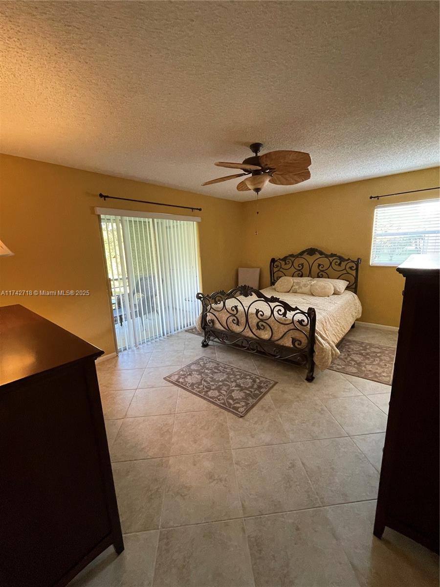 GOLDEN LAKES VILLAGE COND - Residential