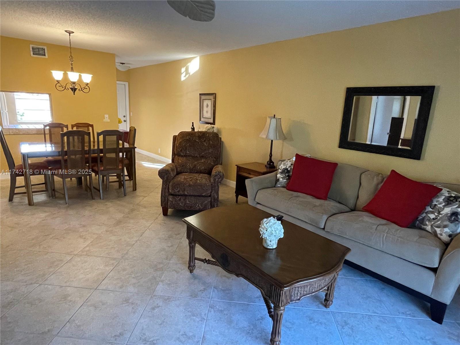 GOLDEN LAKES VILLAGE COND - Residential