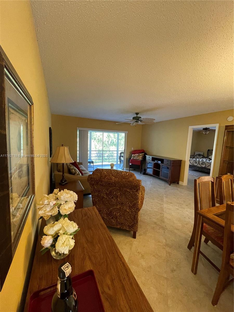 GOLDEN LAKES VILLAGE COND - Residential