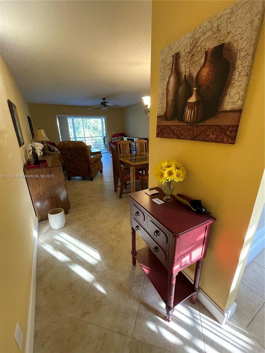 GOLDEN LAKES VILLAGE COND - Residential