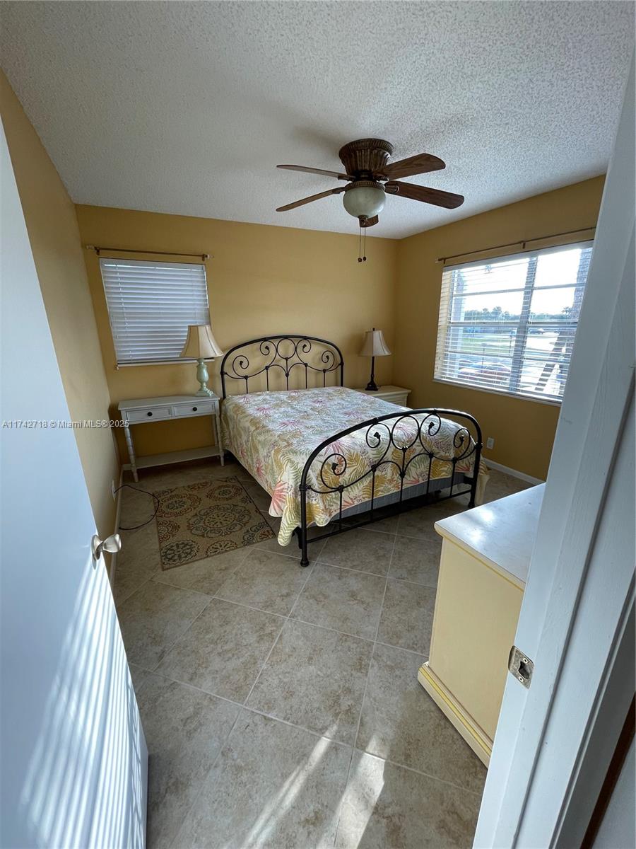 GOLDEN LAKES VILLAGE COND - Residential