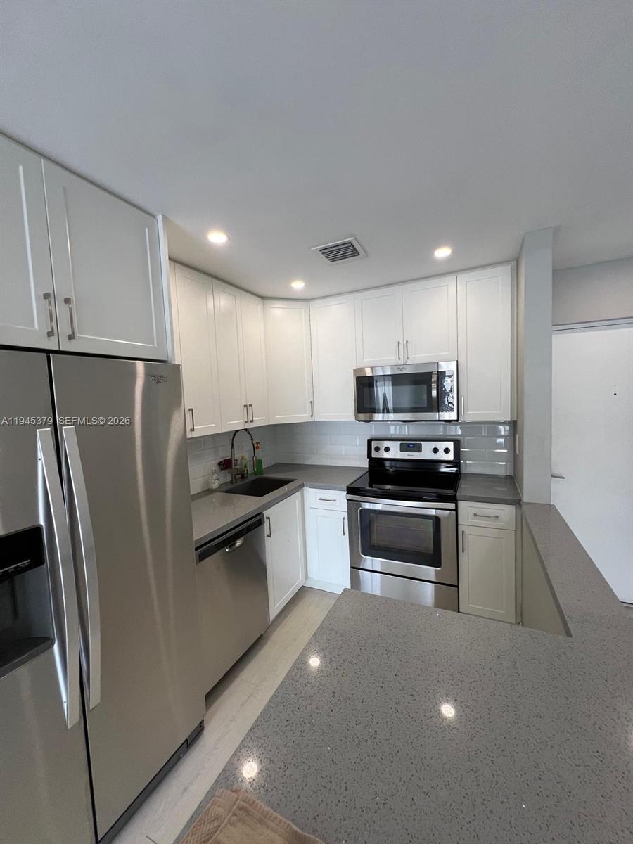 DOLPHIN CONDO - Residential