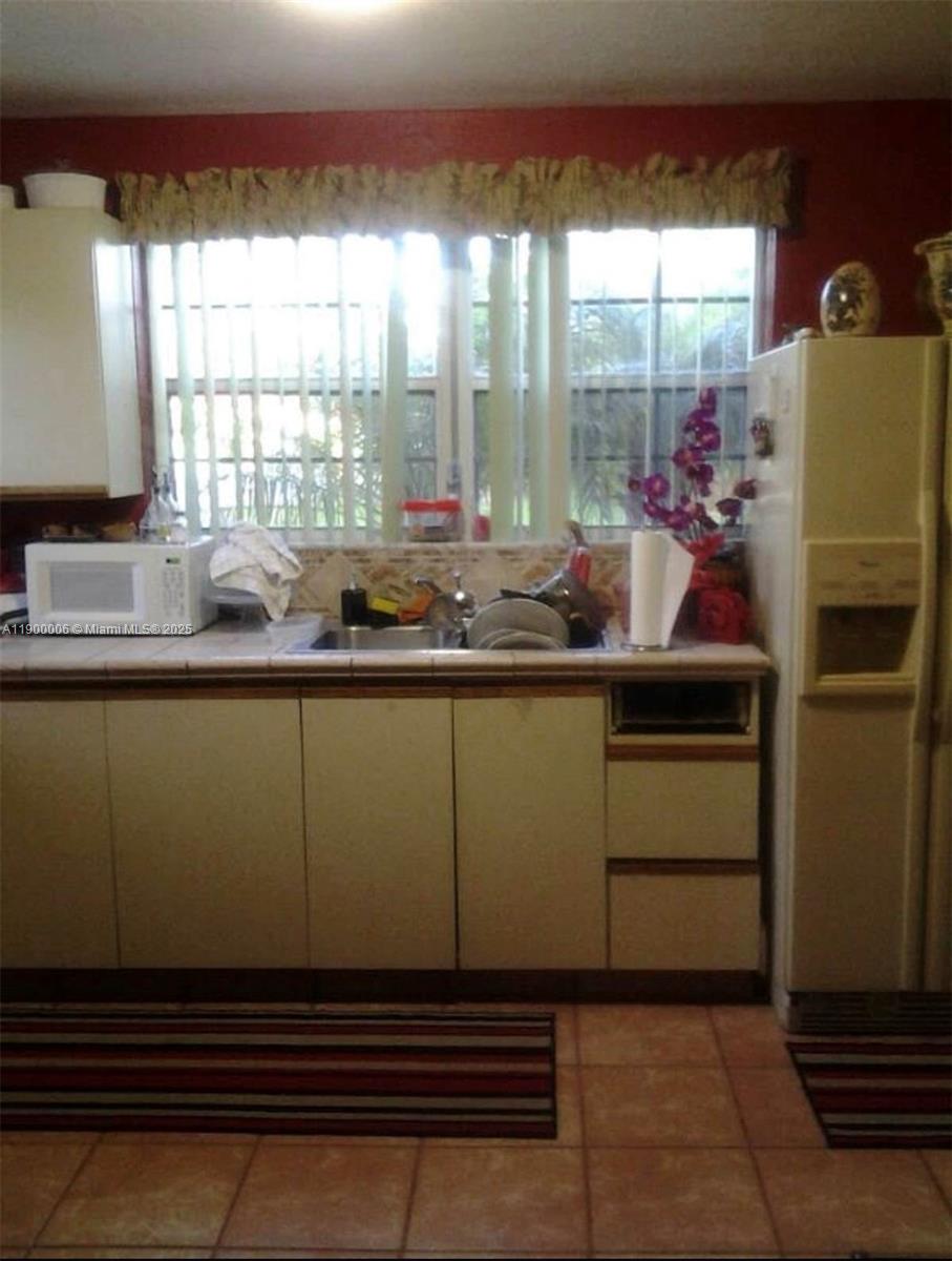 WESTWOOD LAKE 1ST ADDN - Residential Lease