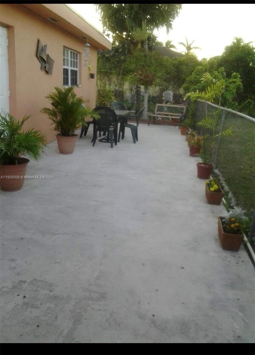 WESTWOOD LAKE 1ST ADDN - Residential Lease