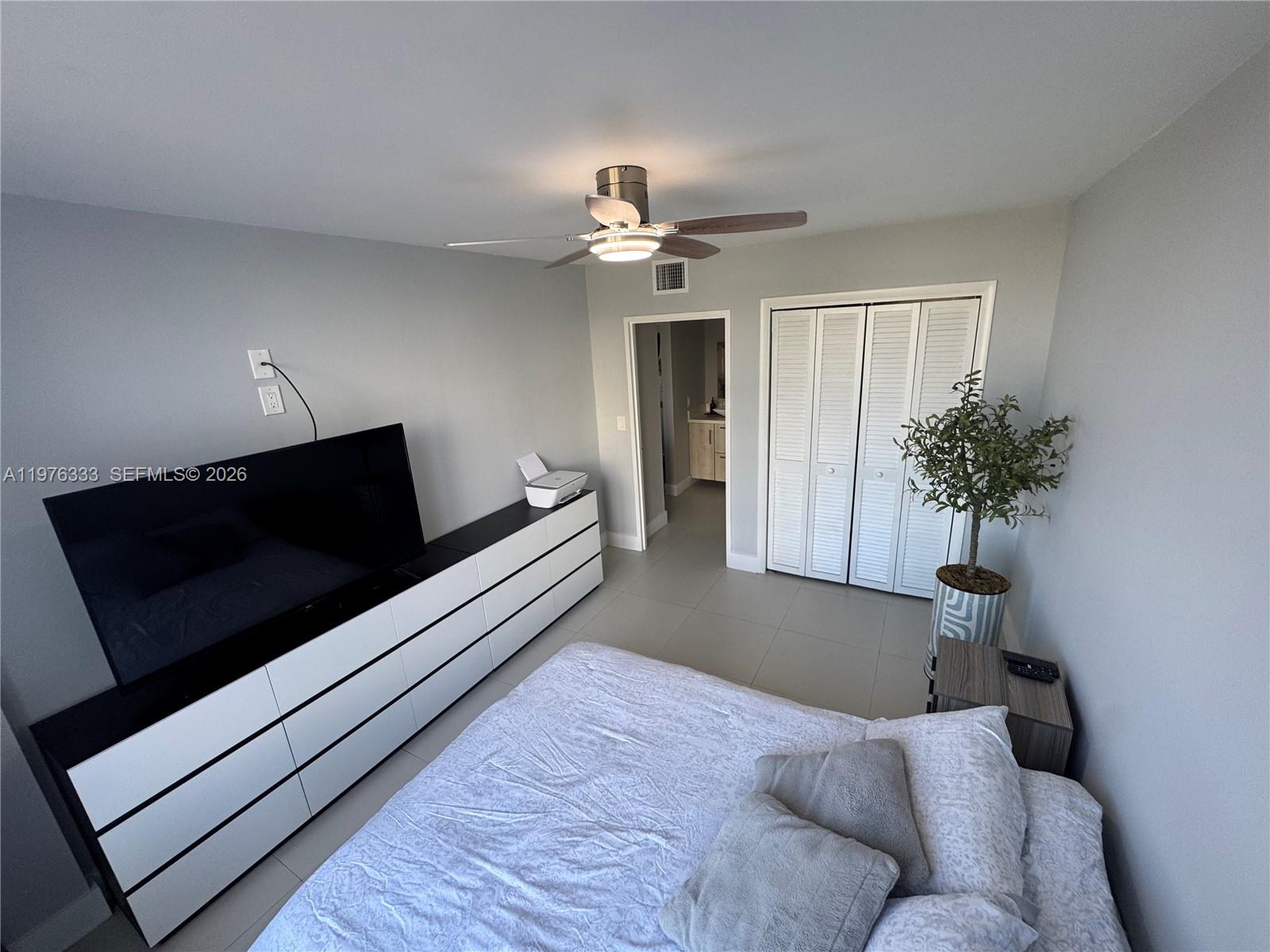 OLYMPUS CONDO PHASE - Residential