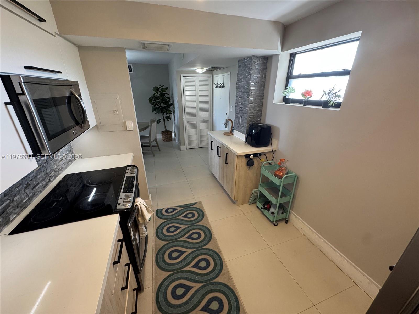 500 Three Islands Blvd M24